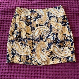 SALE 2/$20!! NWOT Nasty Gal mini skirt,black/yellow silky paisley,hidden zip, M